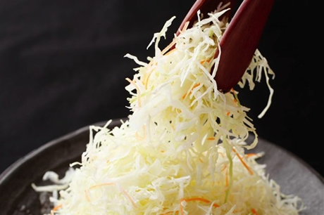 野菜へのこだわり〜毎日店内カット&4℃で保冷〜